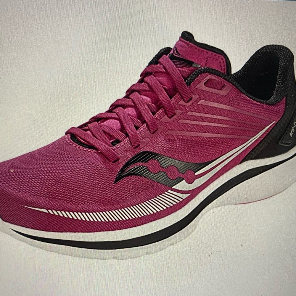 Saucony Women’s Kinvara 12 Running Shoes. Size 7. Color: Black/Cherry